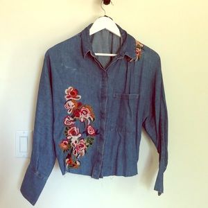 Gorgeous Embroidered Denim Top ✨2 for $10✨